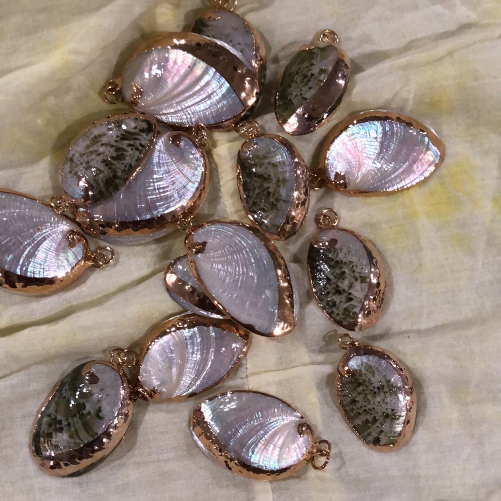 Shell Pendants - Picture 8 of 10